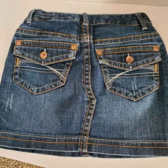 Adorable Justice jeans skirt - Picture 3 of 8